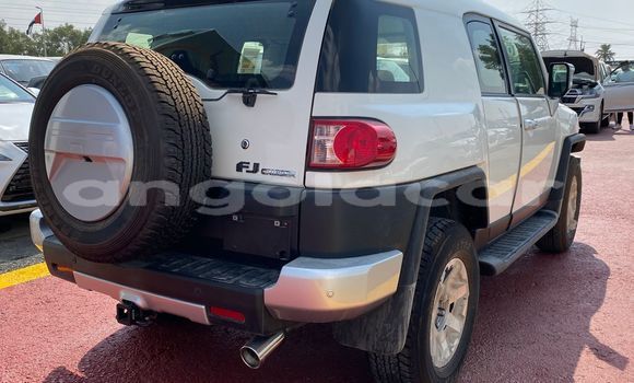 Buy New Toyota FJ Cruiser White Car in Luanda in Luanda Province Buy New Toyota FJ Cruiser White Car in Luanda in Luanda Province
