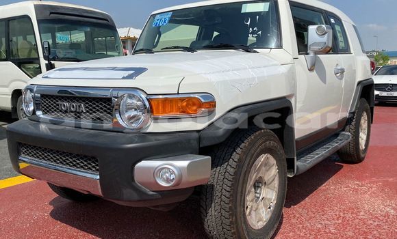 Buy New Toyota FJ Cruiser White Car in Luanda in Luanda Province Buy New Toyota FJ Cruiser White Car in Luanda in Luanda Province