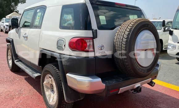 Buy New Toyota FJ Cruiser White Car in Luanda in Luanda Province Buy New Toyota FJ Cruiser White Car in Luanda in Luanda Province
