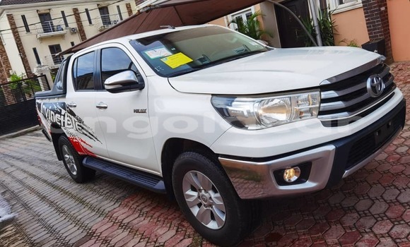 Comprar Usado Toyota Hilux Preto Carro em Luena em Moxico