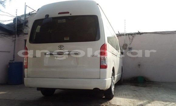 Comprar Usado Toyota Hiace Branco Carro em Luena em Moxico Comprar Usado Toyota Hiace Branco Carro em Luena em Moxico