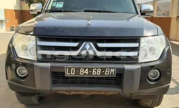 Comprar Usado Mitsubishi Pajero Preto Carro em Luanda em Luanda Province