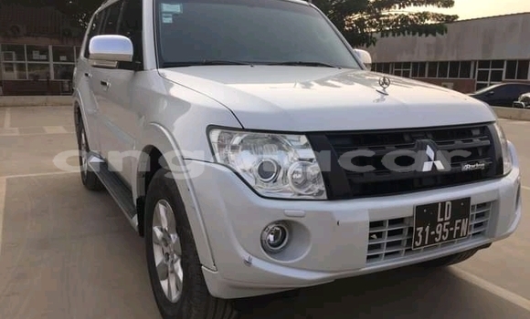 Buy Used Mitsubishi Pajero White Car in Luanda in Luanda Province