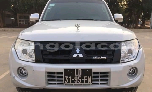 Buy Used Mitsubishi Pajero White Car in Luanda in Luanda Province Buy Used Mitsubishi Pajero White Car in Luanda in Luanda Province