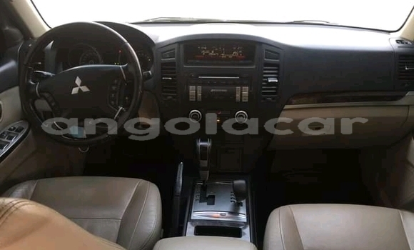 Buy Used Mitsubishi Pajero White Car in Luanda in Luanda Province Buy Used Mitsubishi Pajero White Car in Luanda in Luanda Province