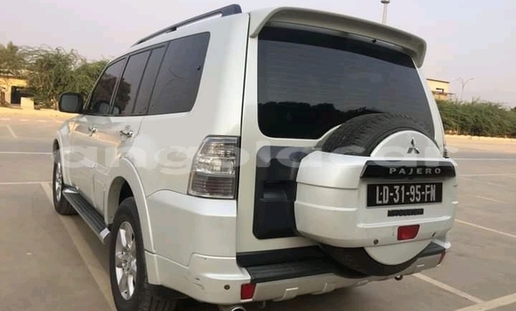 Buy Used Mitsubishi Pajero White Car in Luanda in Luanda Province Buy Used Mitsubishi Pajero White Car in Luanda in Luanda Province