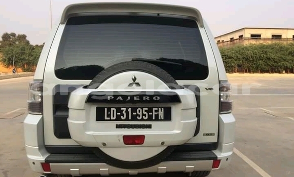 Buy Used Mitsubishi Pajero White Car in Luanda in Luanda Province Buy Used Mitsubishi Pajero White Car in Luanda in Luanda Province
