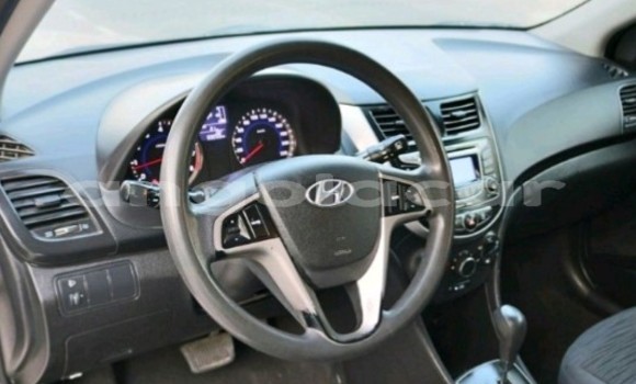 Buy Used Hyundai Accent Other Car in Luanda in Luanda Province Buy Used Hyundai Accent Other Car in Luanda in Luanda Province