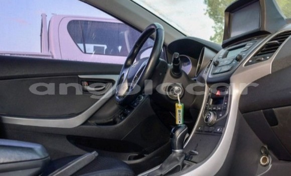 Acheter Occasion Voiture Hyundai Avante Blanc à Luanda, Province de Luanda Acheter Occasion Voiture Hyundai Avante Blanc à Luanda, Province de Luanda