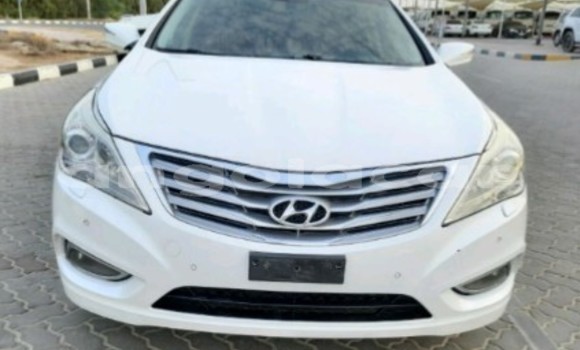 Acheter Occasion Voiture Hyundai Azera Blanc à Luanda, Province de Luanda Acheter Occasion Voiture Hyundai Azera Blanc à Luanda, Province de Luanda