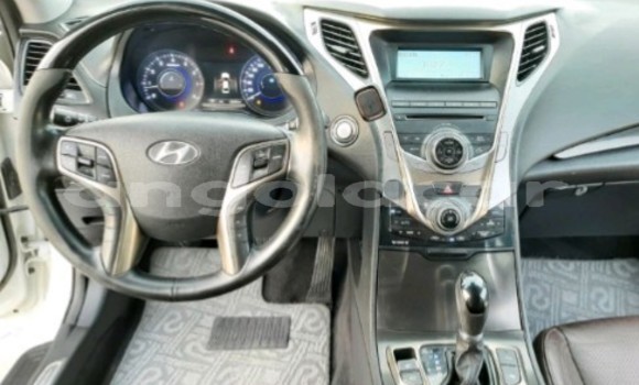 Acheter Occasion Voiture Hyundai Azera Blanc à Luanda, Province de Luanda Acheter Occasion Voiture Hyundai Azera Blanc à Luanda, Province de Luanda