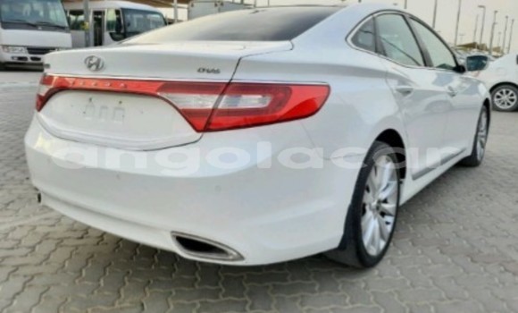 Acheter Occasion Voiture Hyundai Azera Blanc à Luanda, Province de Luanda Acheter Occasion Voiture Hyundai Azera Blanc à Luanda, Province de Luanda