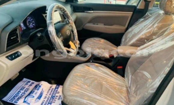Comprar Usado Hyundai Elantra Outro Carro em Luanda em Luanda Province Comprar Usado Hyundai Elantra Outro Carro em Luanda em Luanda Province