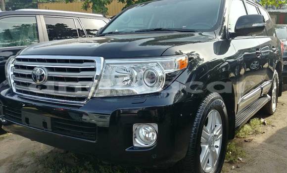 Buy Used Toyota Land Cruiser Black Car in Luanda in Luanda Province