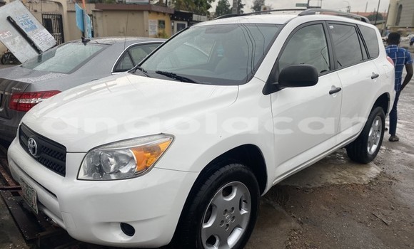 Buy Used Toyota RAV4 White Car in Luanda in Luanda Province Buy Used Toyota RAV4 White Car in Luanda in Luanda Province
