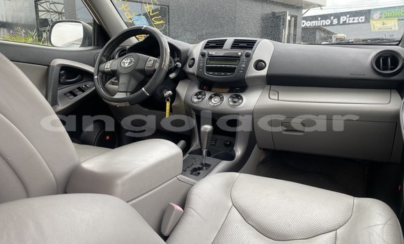 Comprar Usado Toyota RAV4 Branco Carro em Luanda em Luanda Province Comprar Usado Toyota RAV4 Branco Carro em Luanda em Luanda Province
