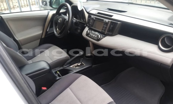 Acheter Occasion Voiture Toyota RAV4 Gris à Luanda, Province de Luanda Acheter Occasion Voiture Toyota RAV4 Gris à Luanda, Province de Luanda