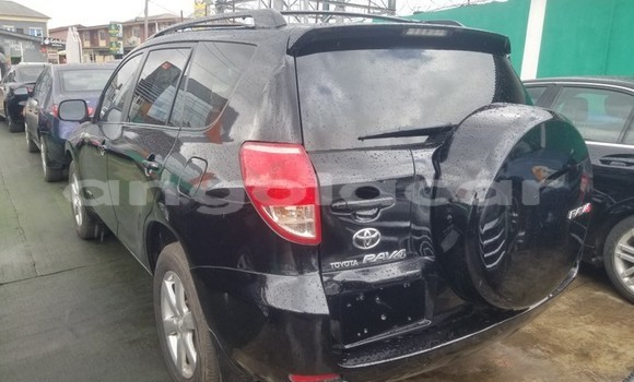 Acheter Occasion Voiture Toyota RAV4 Noir à Luanda, Province de Luanda Acheter Occasion Voiture Toyota RAV4 Noir à Luanda, Province de Luanda