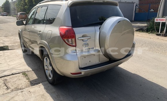 Comprar Usado Toyota RAV4 Prata Carro em Luanda em Luanda Province Comprar Usado Toyota RAV4 Prata Carro em Luanda em Luanda Province