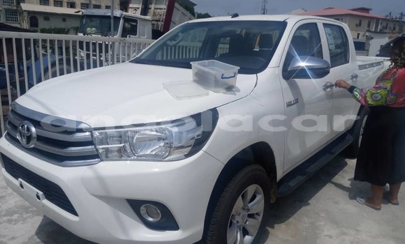 Acheter Occasion Voiture Toyota Hilux Blanc à Luanda, Province de Luanda