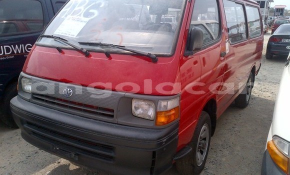 Acheter Occasion Voiture Toyota Commuter Rouge à Luanda, Province de Luanda