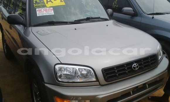 Acheter Occasion Voiture Toyota RAV4 Gris à Luanda, Province de Luanda Acheter Occasion Voiture Toyota RAV4 Gris à Luanda, Province de Luanda
