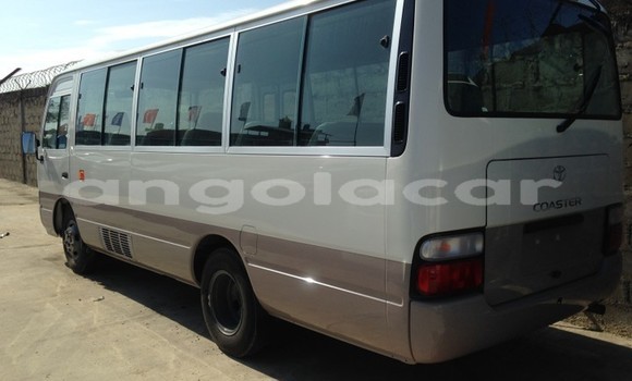 Acheter Occasion Voiture Toyota Coaster Blanc à Luanda, Province de Luanda Acheter Occasion Voiture Toyota Coaster Blanc à Luanda, Province de Luanda