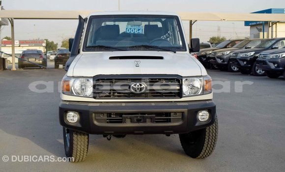 Comprar Importar Toyota Land Cruiser Branco Carro em Import - Dubai em Bengo Province Comprar Importar Toyota Land Cruiser Branco Carro em Import - Dubai em Bengo Province