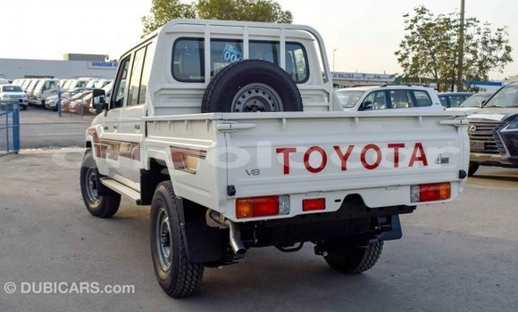 Comprar Importar Toyota Land Cruiser Branco Carro em Import - Dubai em Bengo Province Comprar Importar Toyota Land Cruiser Branco Carro em Import - Dubai em Bengo Province