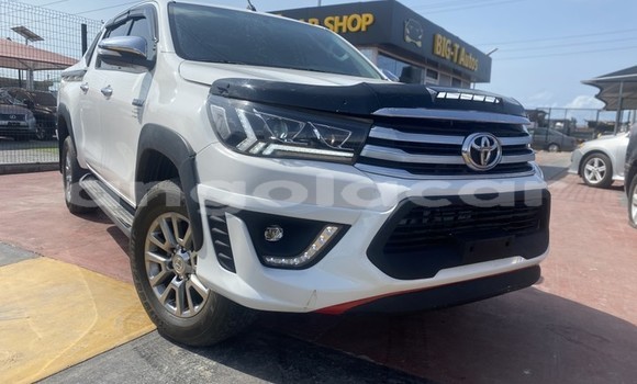 Acheter Occasion Voiture Toyota Hiluxe Revo Blanc à Luanda, Province de Luanda