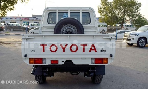 Comprar Importar Toyota Land Cruiser Branco Carro em Import - Dubai em Bengo Province Comprar Importar Toyota Land Cruiser Branco Carro em Import - Dubai em Bengo Province