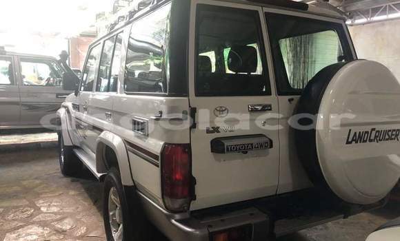 Buy Used Toyota Land Cruiser White Car in Malanje in Malanje Province