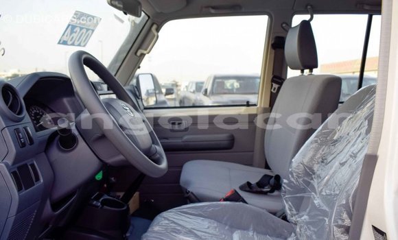 Comprar Importar Toyota Land Cruiser Branco Carro em Import - Dubai em Bengo Province Comprar Importar Toyota Land Cruiser Branco Carro em Import - Dubai em Bengo Province
