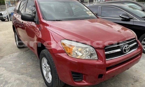 Comprar Usado Toyota RAV4 Vermelho Carro em Luanda em Luanda Province Comprar Usado Toyota RAV4 Vermelho Carro em Luanda em Luanda Province