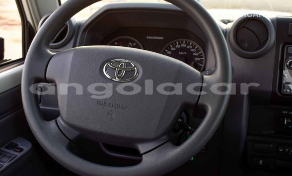 Comprar Importar Toyota Land Cruiser Branco Carro em Import - Dubai em Bengo Province Comprar Importar Toyota Land Cruiser Branco Carro em Import - Dubai em Bengo Province