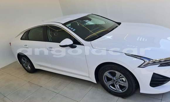Comprar Usado Kia K5 Branco Carro em Luanda em Luanda Province Comprar Usado Kia K5 Branco Carro em Luanda em Luanda Province
