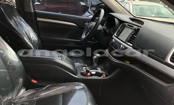 Buy Used Toyota Highlander White Car in Luanda in Luanda Province Buy Used Toyota Highlander White Car in Luanda in Luanda Province