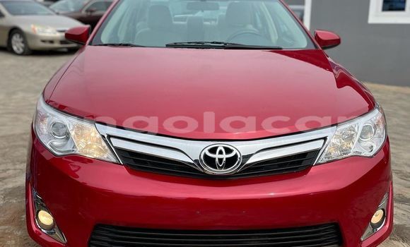 Comprar Usado Toyota Camry Vermelho Carro em Luanda em Luanda Province