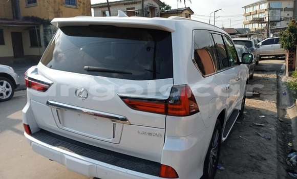 Acheter Occasion Voiture Lexus LX 570 Blanc à Namibe, Province de Namibe Acheter Occasion Voiture Lexus LX 570 Blanc à Namibe, Province de Namibe