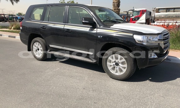 Buy Import Toyota Land Cruiser Black Car in Luanda in Luanda Province Buy Import Toyota Land Cruiser Black Car in Luanda in Luanda Province