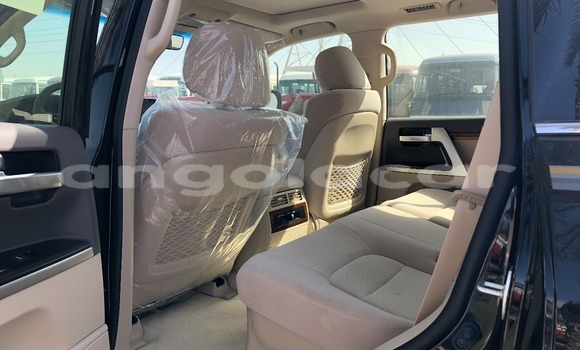 Buy Import Toyota Land Cruiser Black Car in Luanda in Luanda Province Buy Import Toyota Land Cruiser Black Car in Luanda in Luanda Province