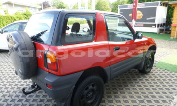 Comprar Usado Toyota RAV4 Vermelho Carro em Luanda em Luanda Province Comprar Usado Toyota RAV4 Vermelho Carro em Luanda em Luanda Province