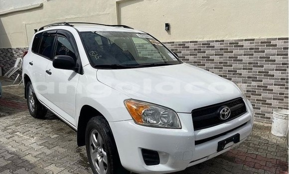 Acheter Occasion Voiture Toyota RAV4 Blanc à Luanda, Province de Luanda Acheter Occasion Voiture Toyota RAV4 Blanc à Luanda, Province de Luanda