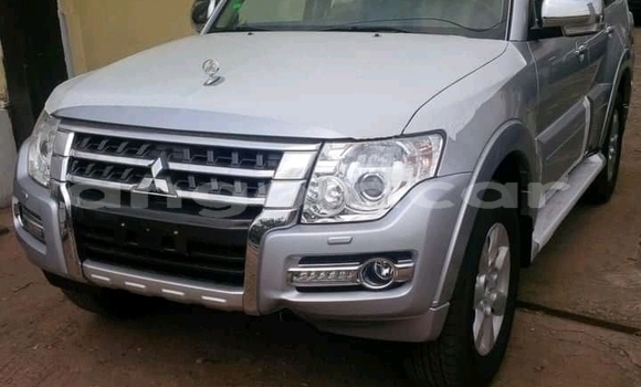 Comprar Usado Mitsubishi Pajero Preto Carro em Luanda em Luanda Province