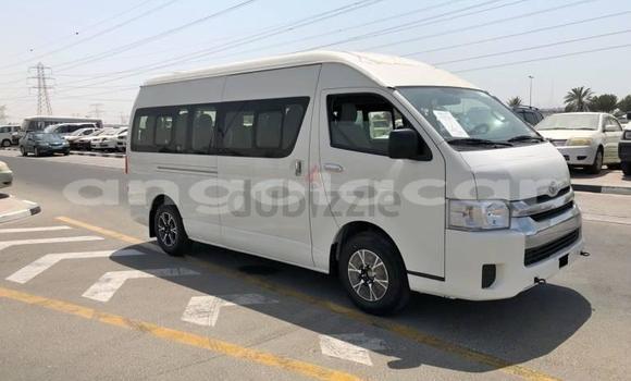 Buy Import Toyota Hiace White Car in Luanda in Luanda Province Buy Import Toyota Hiace White Car in Luanda in Luanda Province