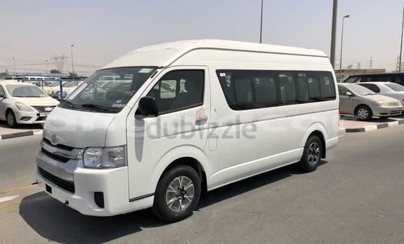 Buy Import Toyota Hiace White Car in Luanda in Luanda Province Buy Import Toyota Hiace White Car in Luanda in Luanda Province