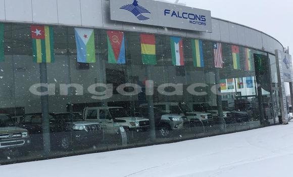 Buy Import Toyota Hiace White Car in Luanda in Luanda Province Buy Import Toyota Hiace White Car in Luanda in Luanda Province