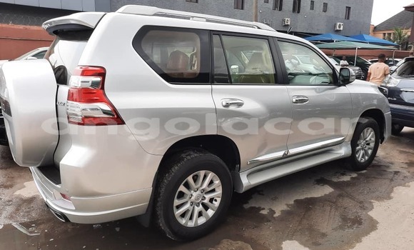 Acheter Occasion Voiture Toyota Land Cruiser Gris à Luanda, Province de Luanda Acheter Occasion Voiture Toyota Land Cruiser Gris à Luanda, Province de Luanda