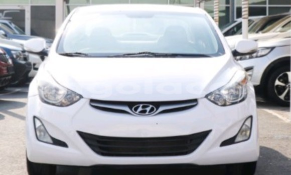 Acheter Occasion Voiture Hyundai Elantra Blanc à Luanda, Province de Luanda