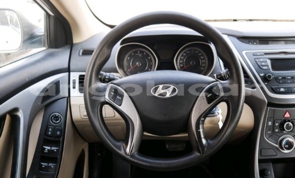 Buy Used Hyundai Elantra White Car in Luanda in Luanda Province Buy Used Hyundai Elantra White Car in Luanda in Luanda Province